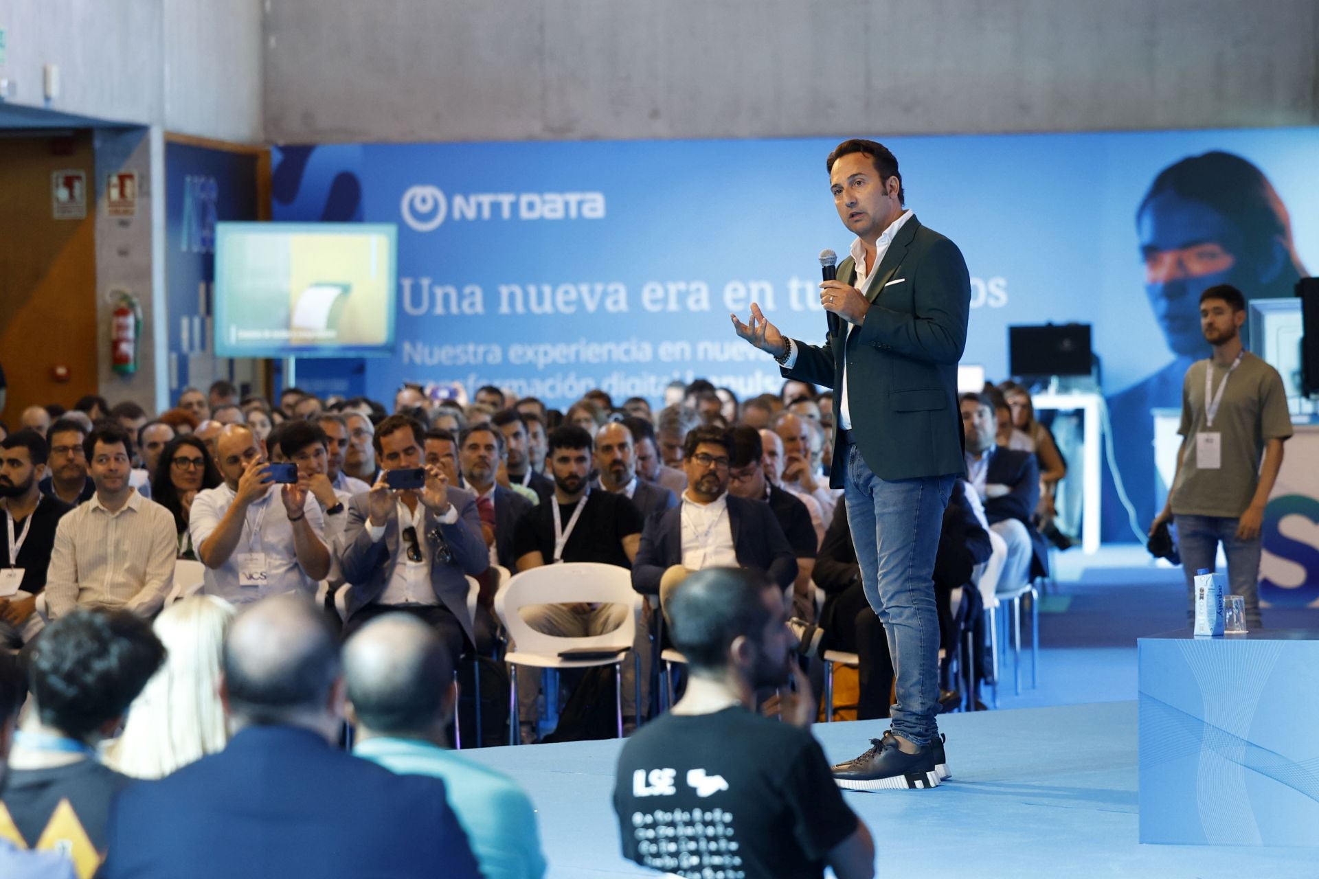 Las imágenes de Iker Jiménez en la &#039;Summit IA &amp; Ciberseguridad&#039; celebrada en Murcia