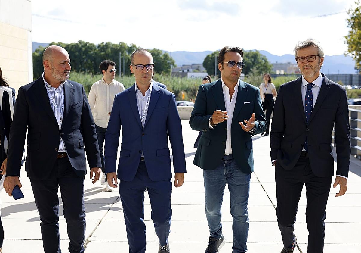 Las imágenes de Iker Jiménez en la &#039;Summit IA &amp; Ciberseguridad&#039; celebrada en Murcia