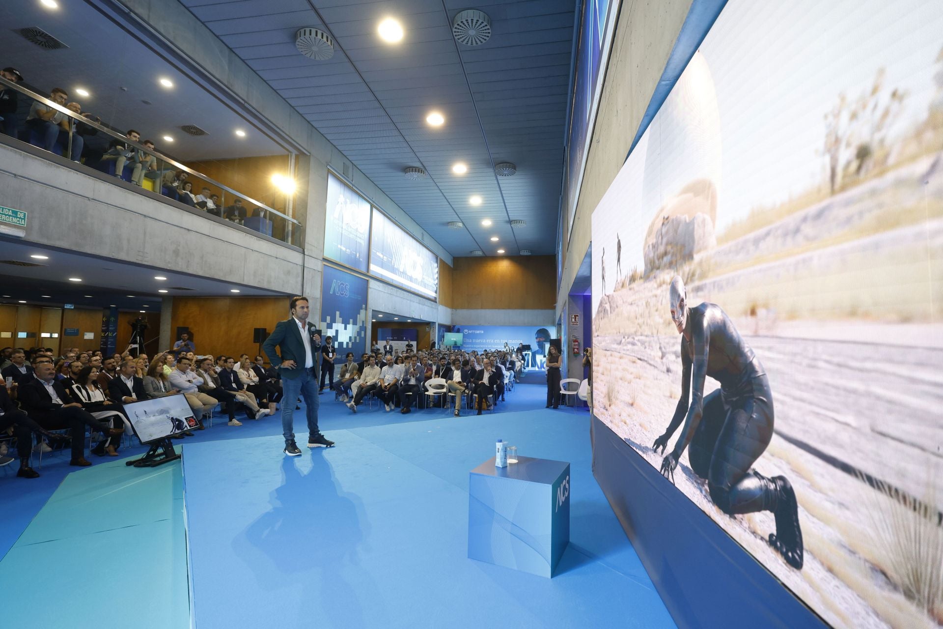 Las imágenes de Iker Jiménez en la &#039;Summit IA &amp; Ciberseguridad&#039; celebrada en Murcia