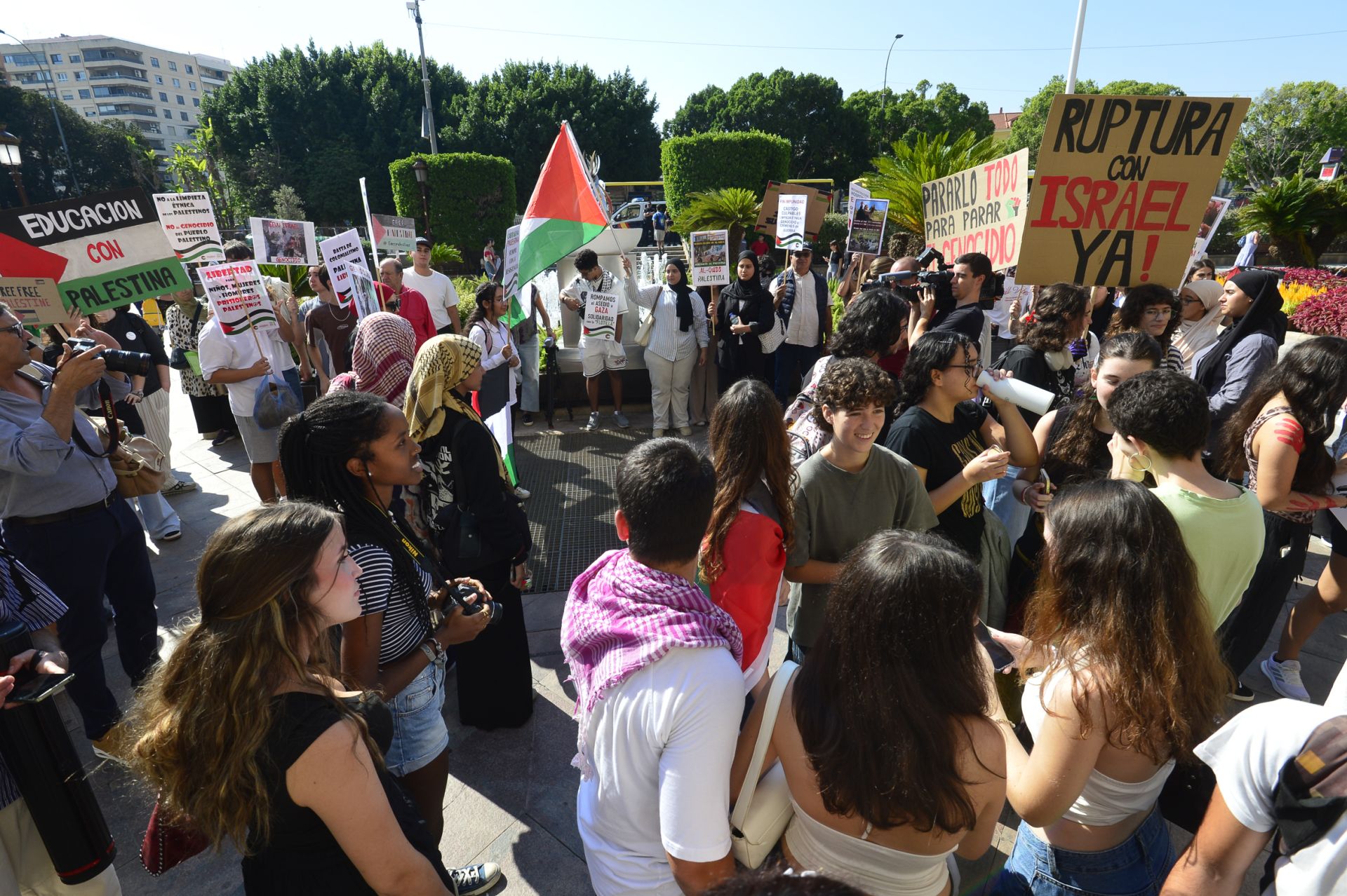 En imágenes, la protesta estudiantil contra el genocidio en Palestina a manos de Israel