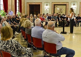 La edil de Mayores del Ayuntamiento de Murcia, Ascensión Carreño, en el acto del Día de las Personas de Edad, ayer.