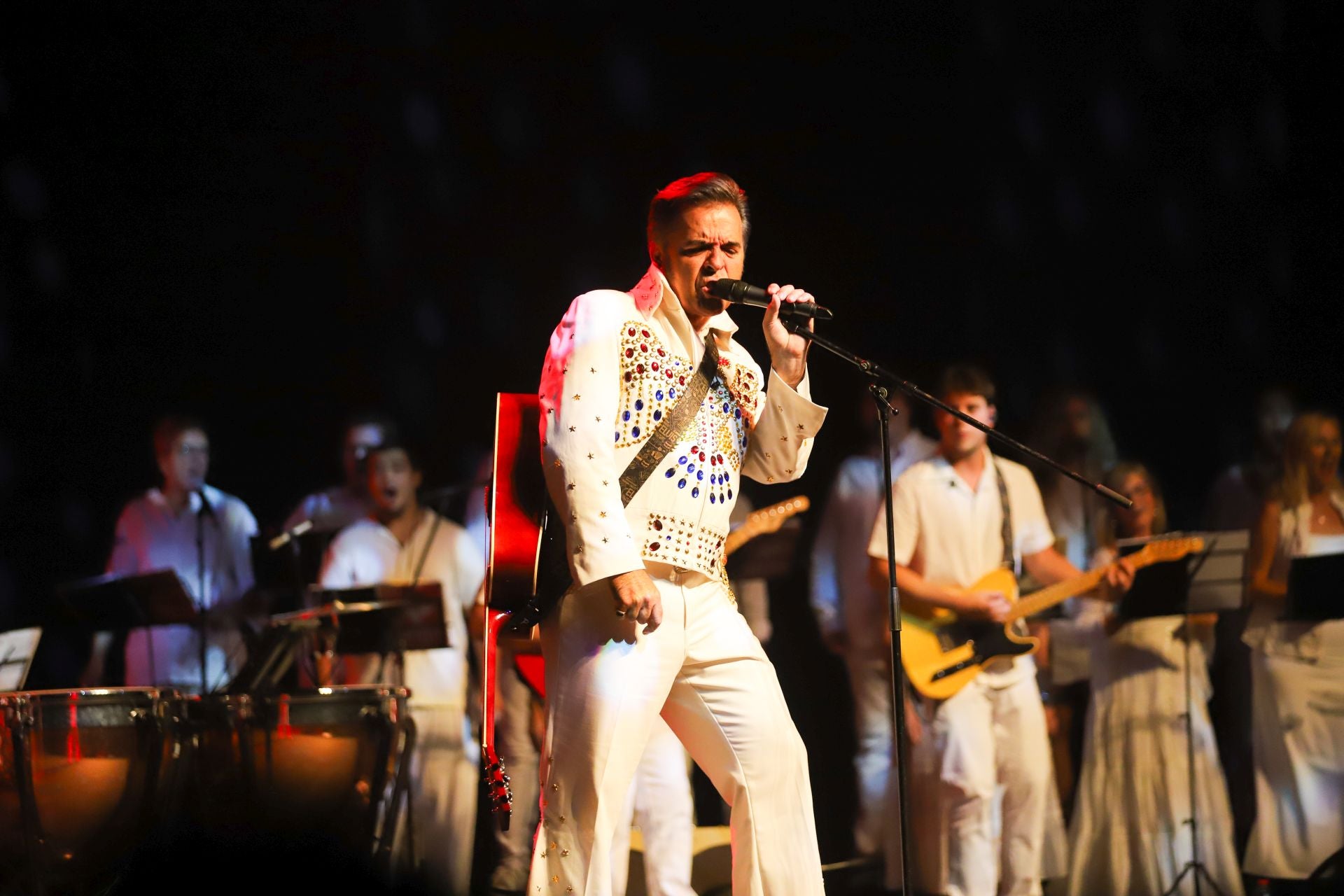 Tributo murciano a Elvis, el rey del rock, en imágenes