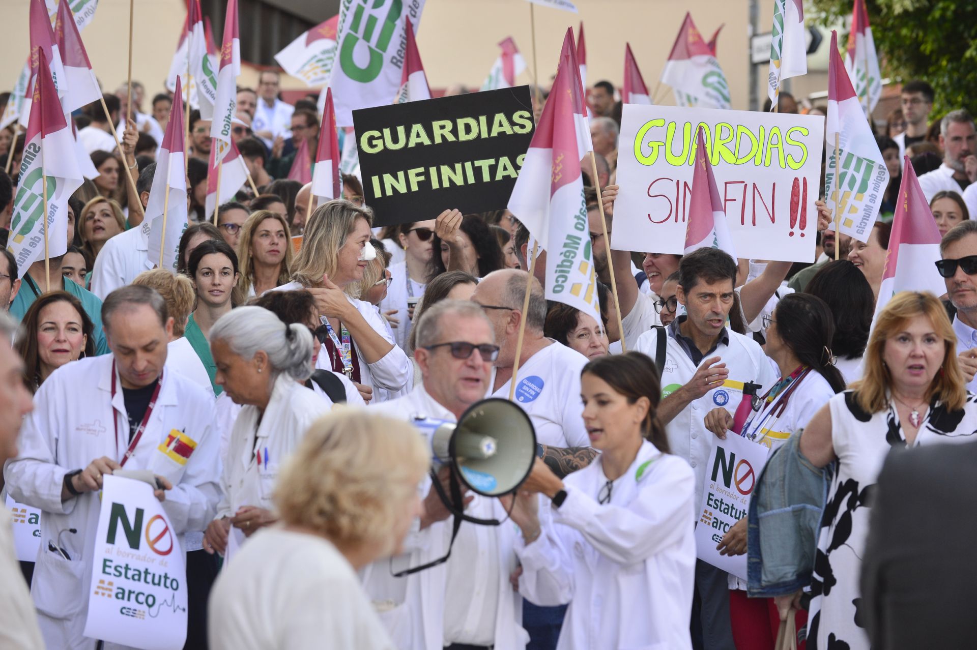 En imágenes, huelga nacional de médicos en la Región de Murcia