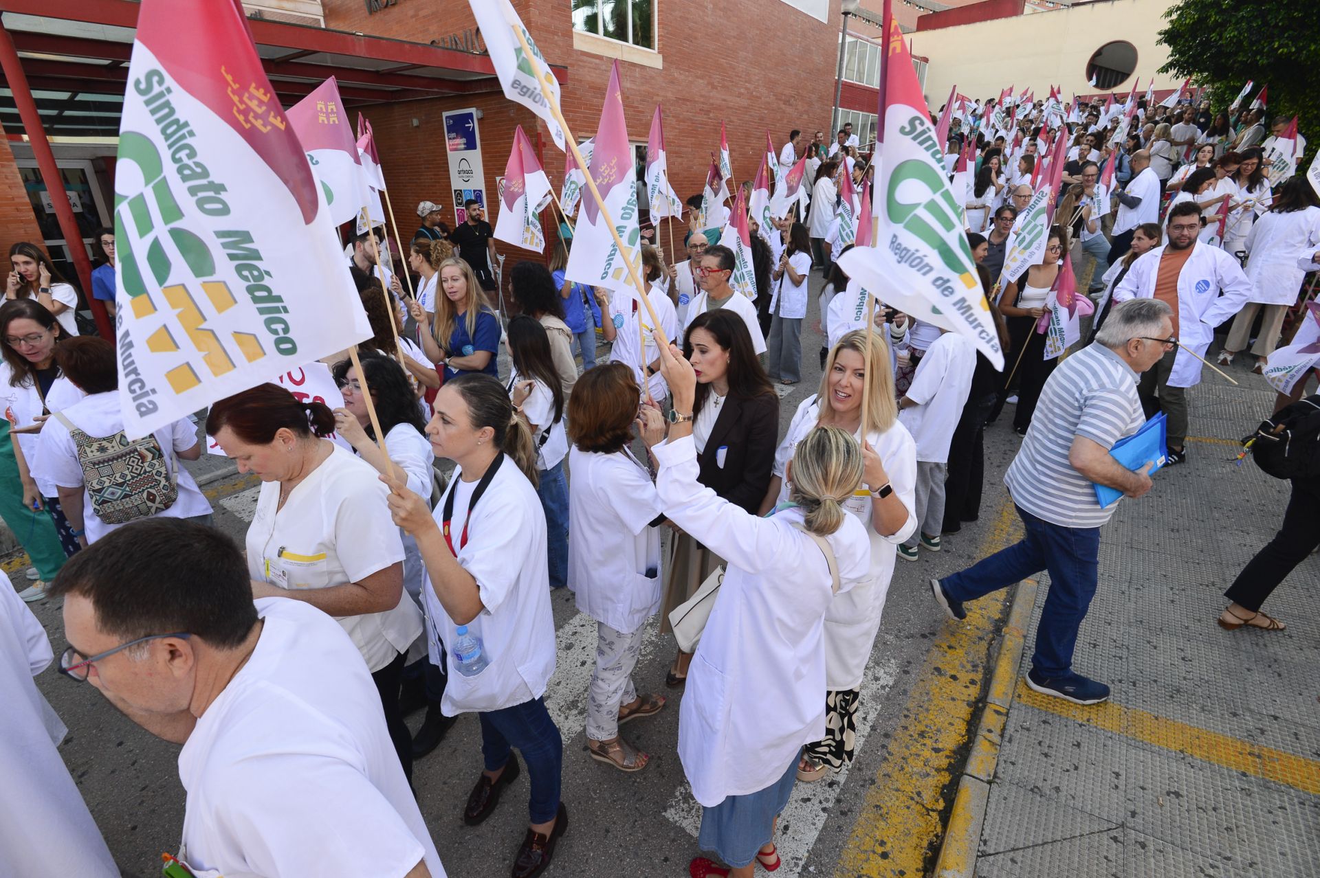 En imágenes, huelga nacional de médicos en la Región de Murcia