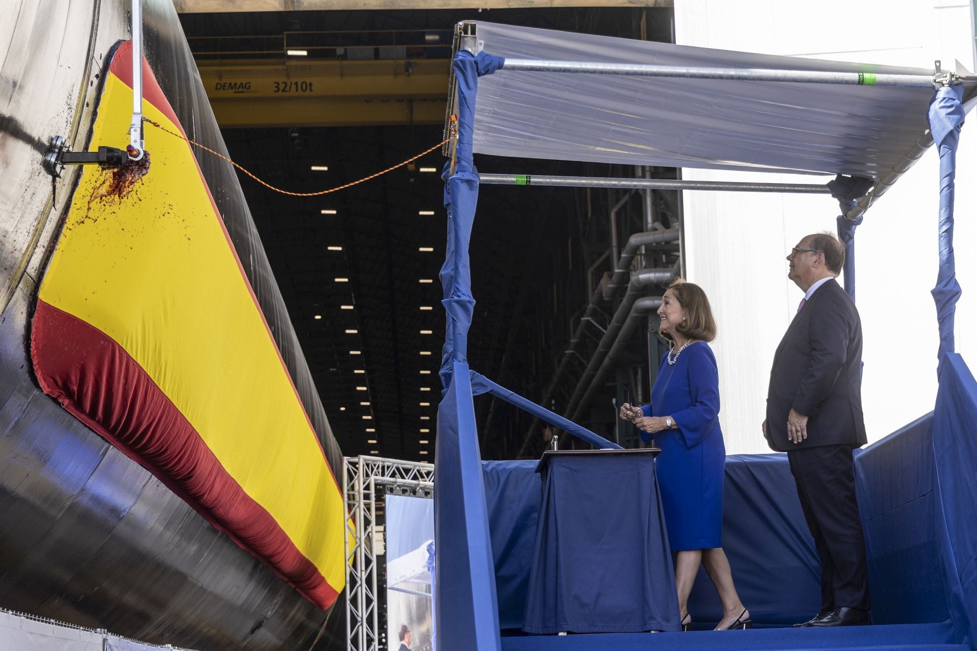 La puesta a flote del submarino S-82 &#039;Narciso Monturiol&#039;, en imágenes
