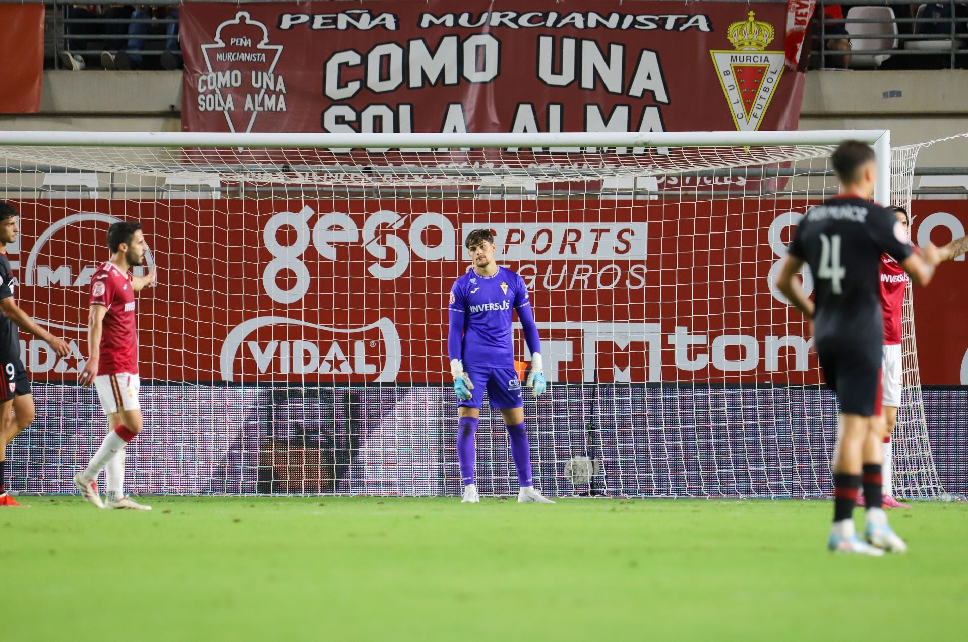 El Real Murcia se queda con la miel en los labios, en imágenes