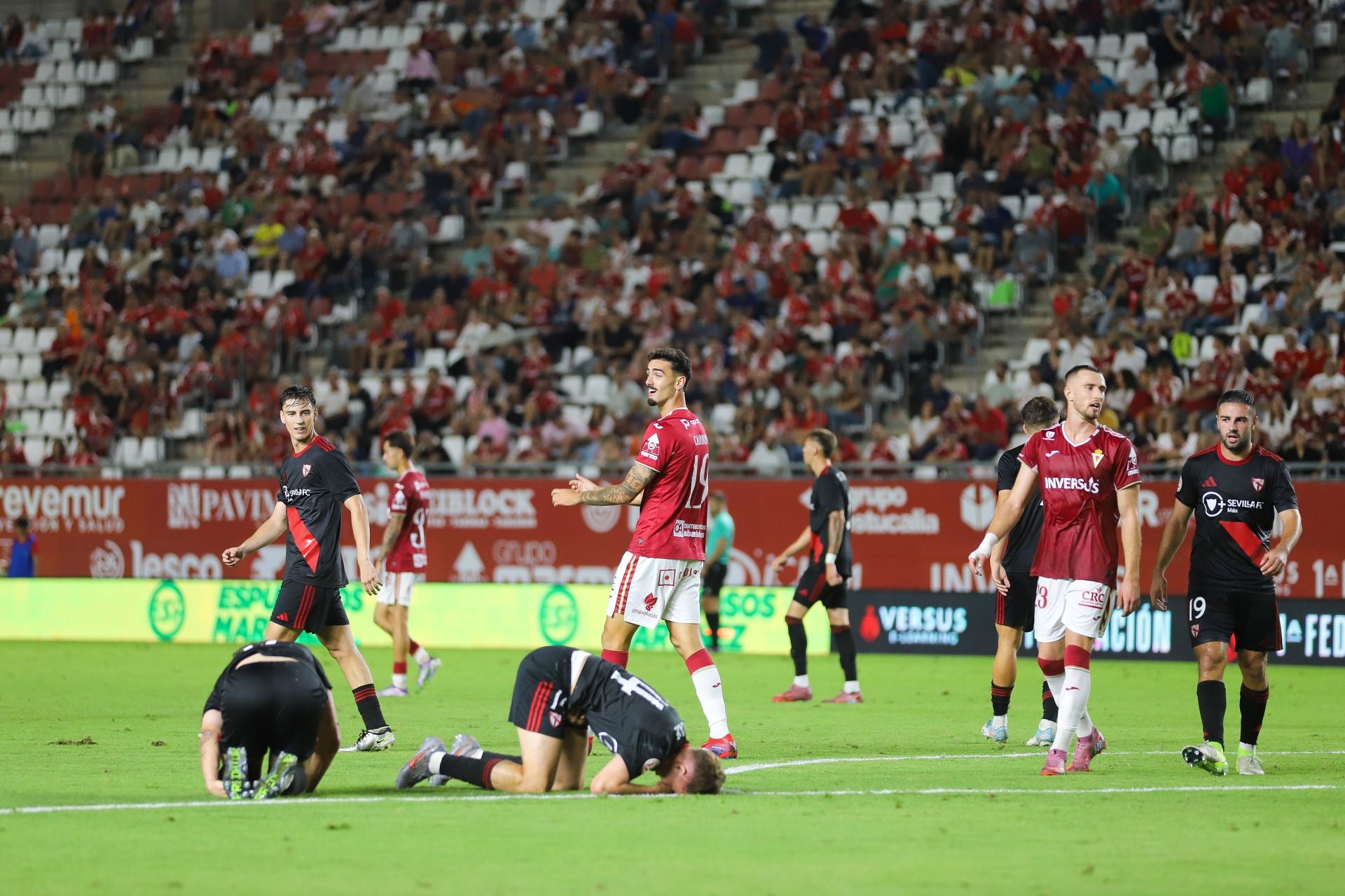 El Real Murcia se queda con la miel en los labios, en imágenes