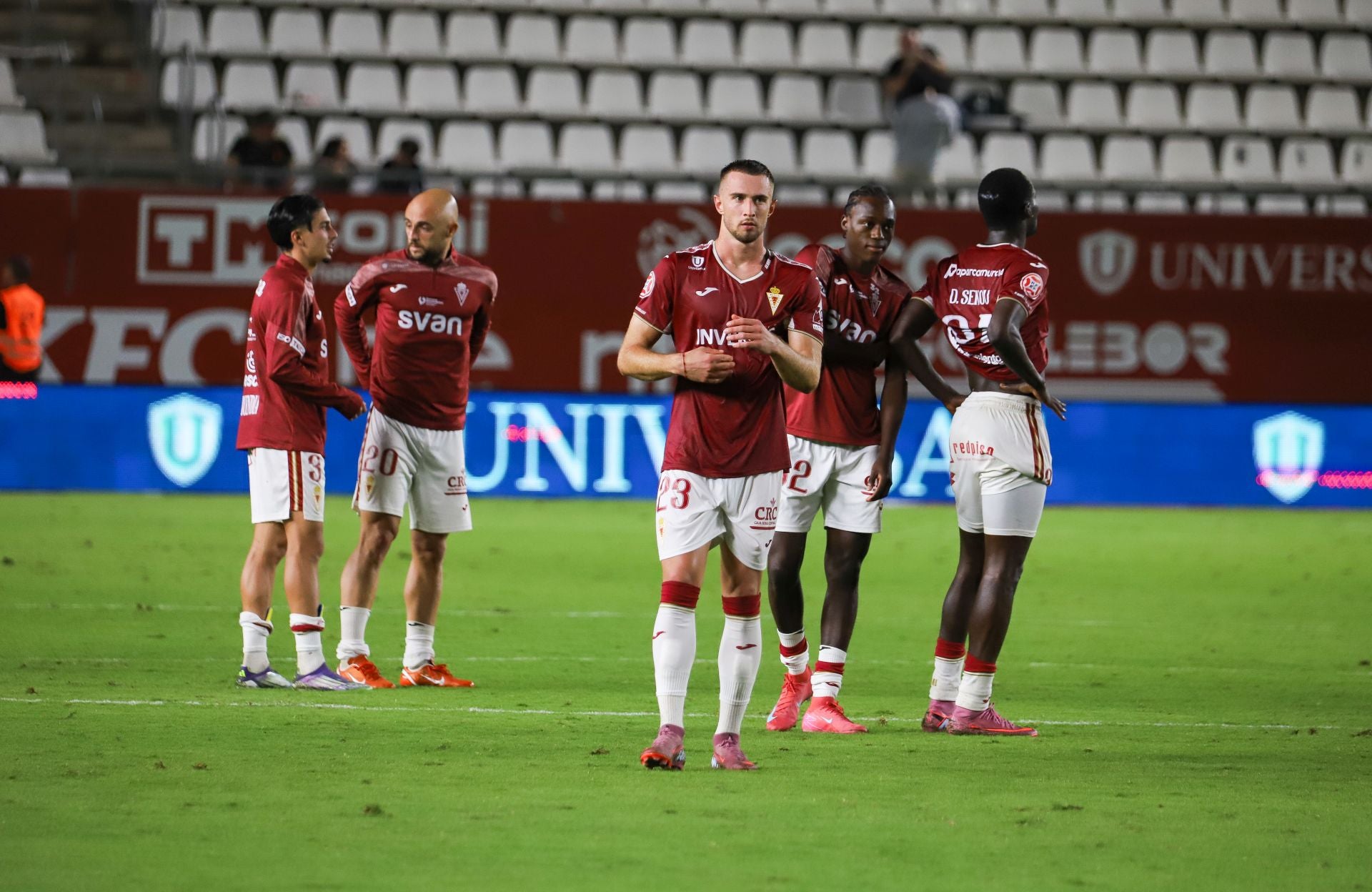 El Real Murcia se queda con la miel en los labios, en imágenes