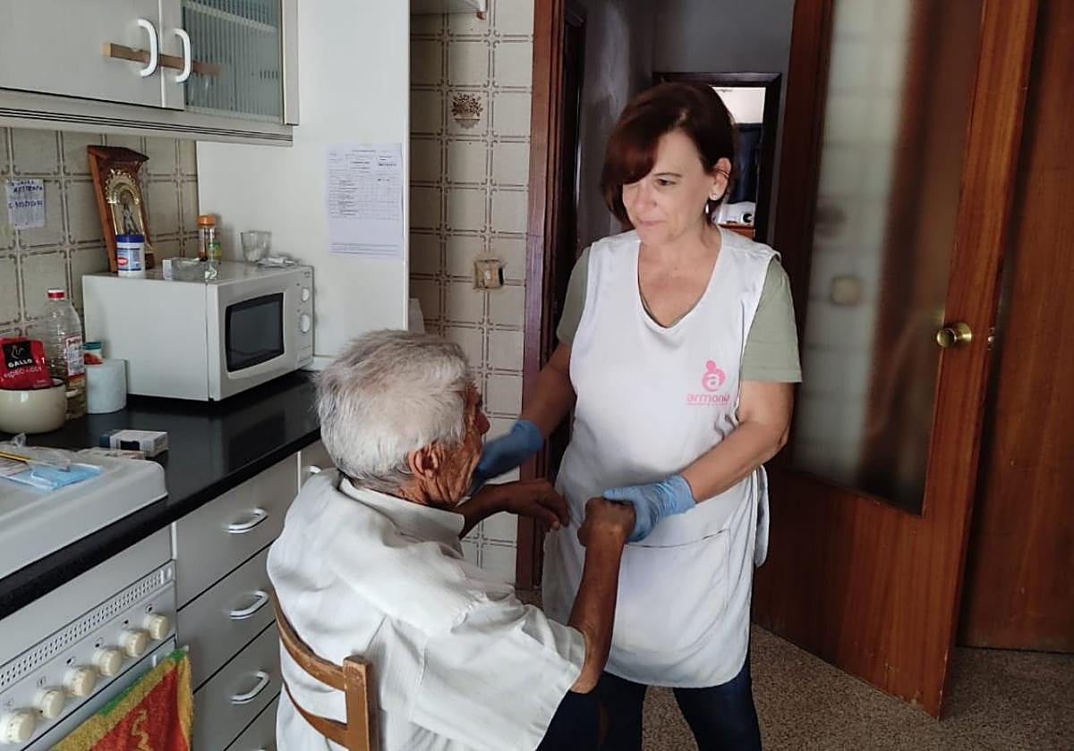 Acompañamiento de sus profesionales en domicilios a personas mayores