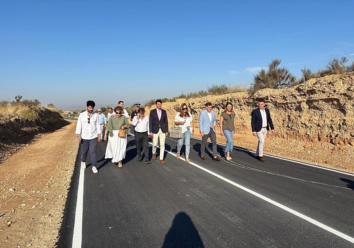Abren al tráfico el Camino de Los Castaños que une El Chorrico con la carretera de Altorreal