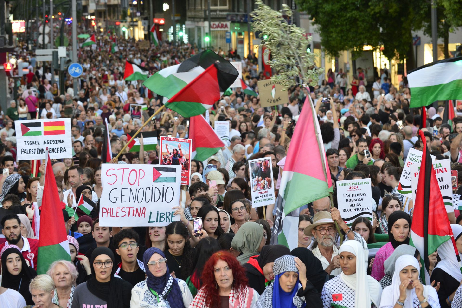 La masiva manifestación por Gaza en Murcia, en imágenes
