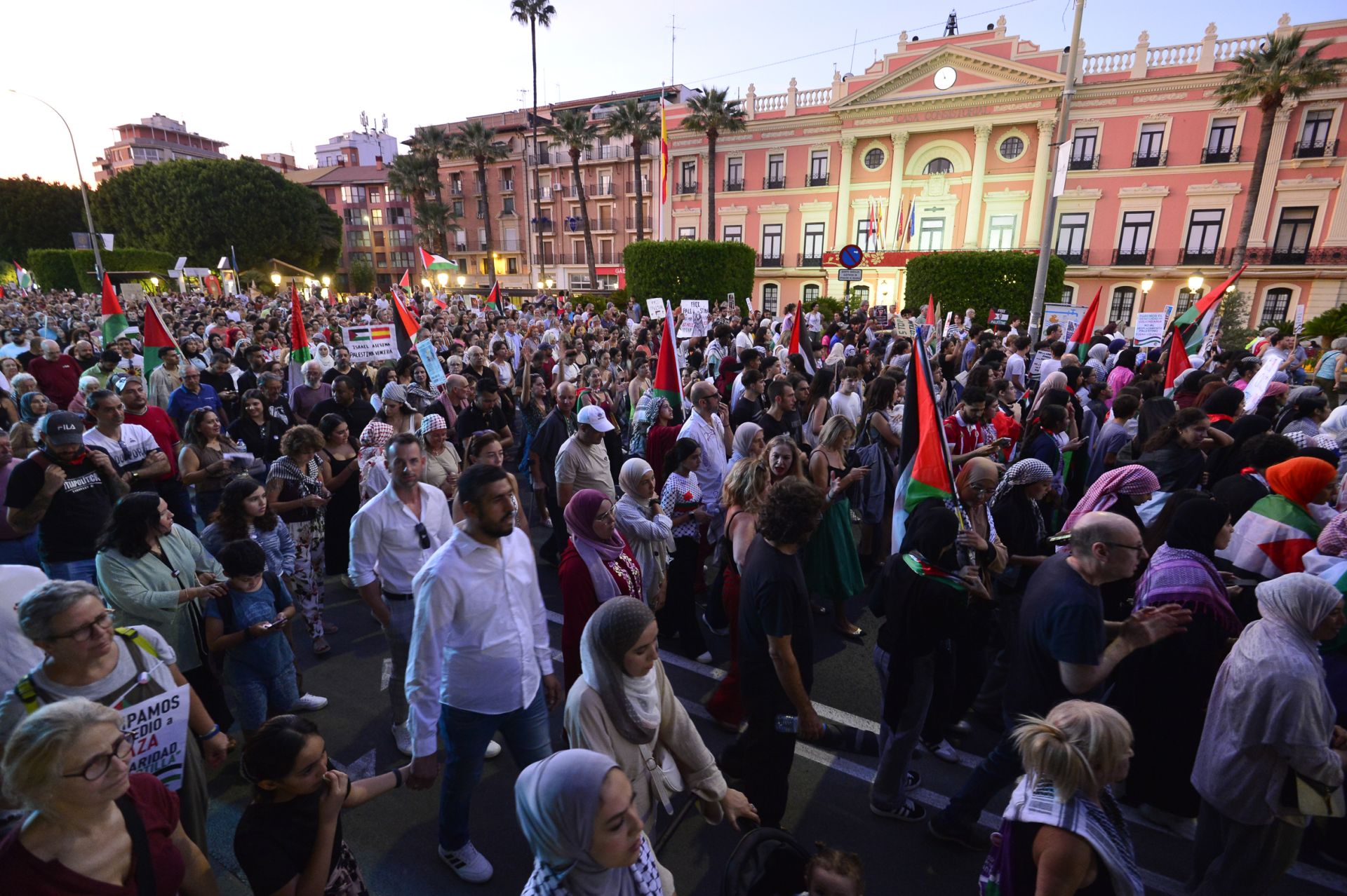La masiva manifestación por Gaza en Murcia, en imágenes
