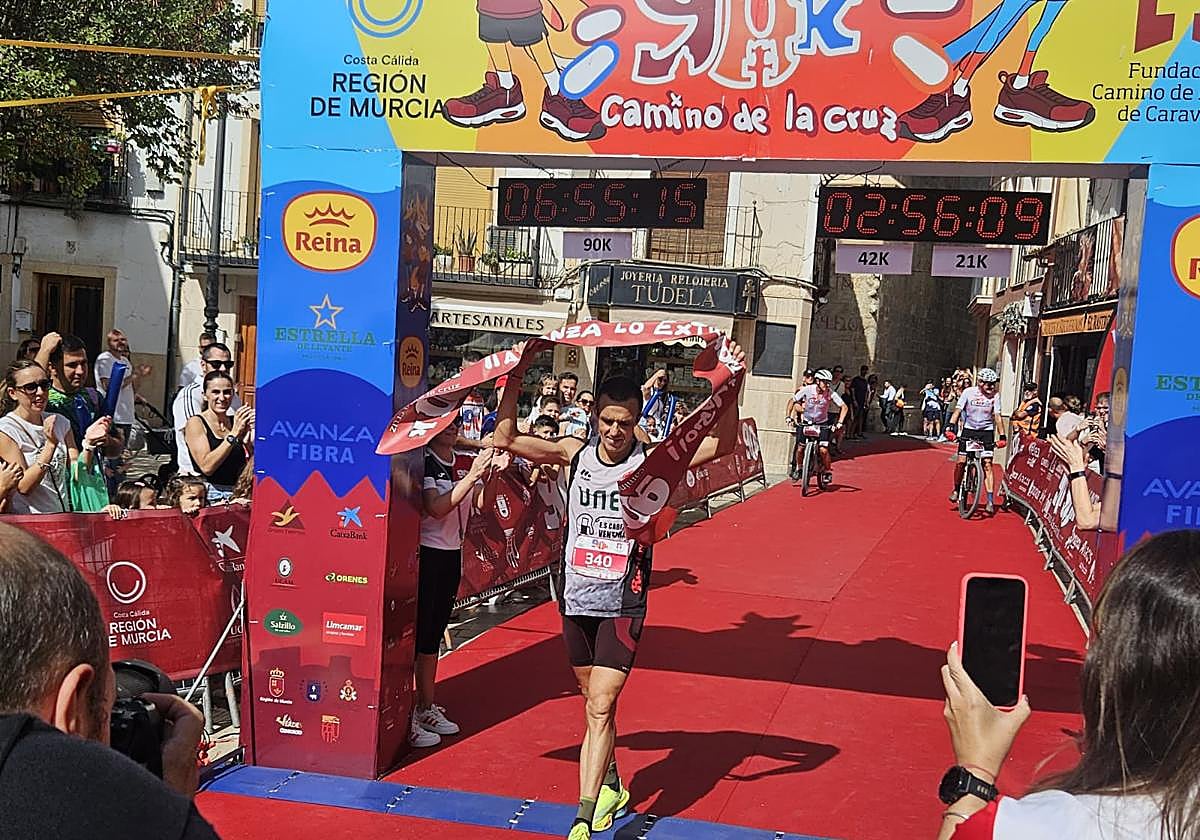 José Antonio Agüera, ganador de la 90K Camino de la Cruz.