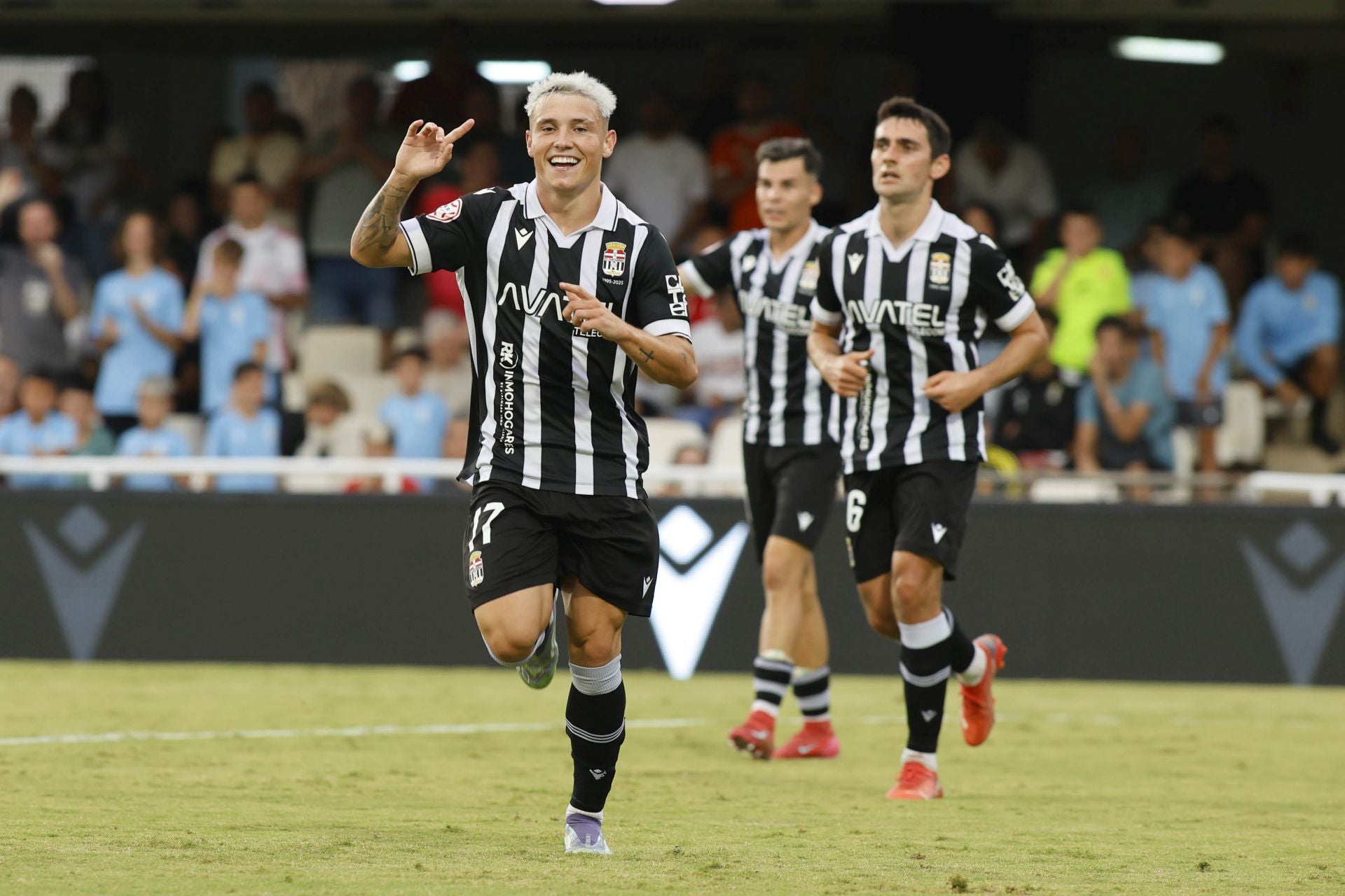 El FC Cartagena aplasta sin piedad al Tarazona, en imágenes