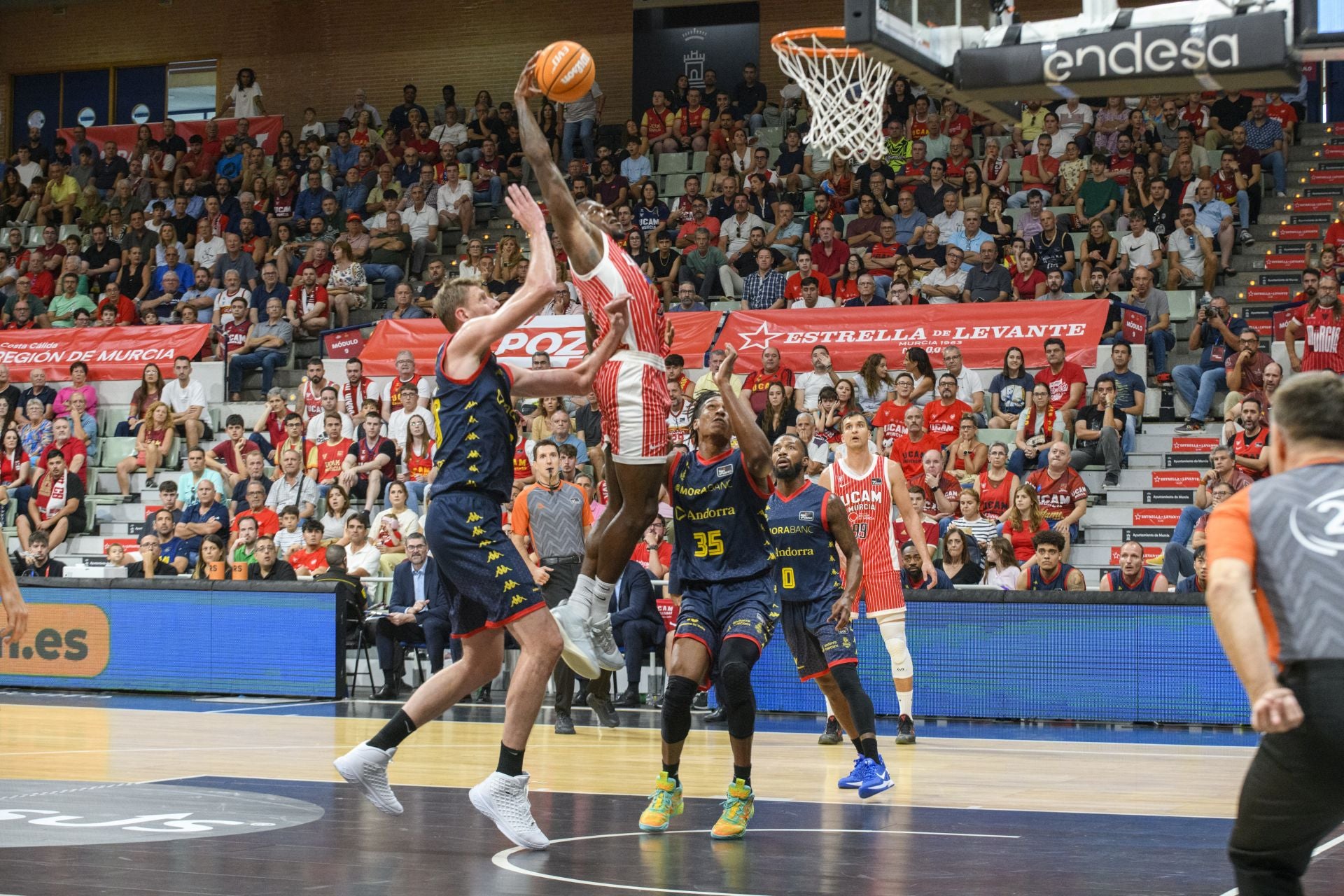 Un UCAM de sobresaliente el primer día ante el Andorra, en imágenes