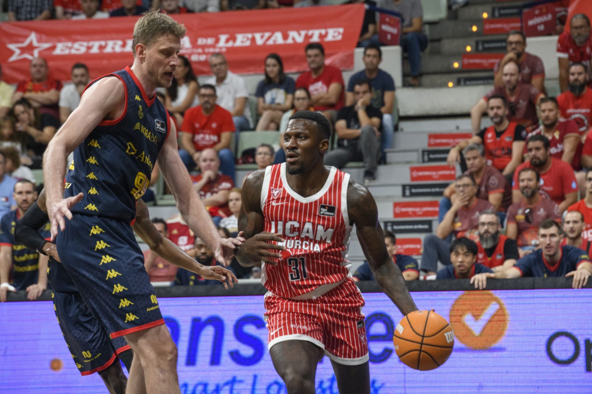 Un UCAM de sobresaliente el primer día ante el Andorra, en imágenes