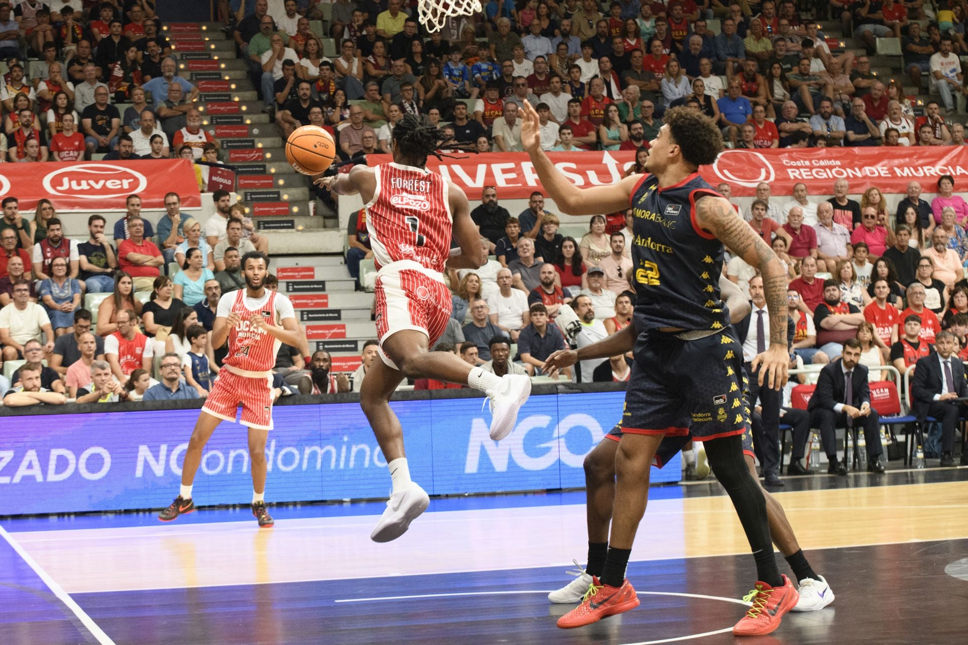 Un UCAM de sobresaliente el primer día ante el Andorra, en imágenes