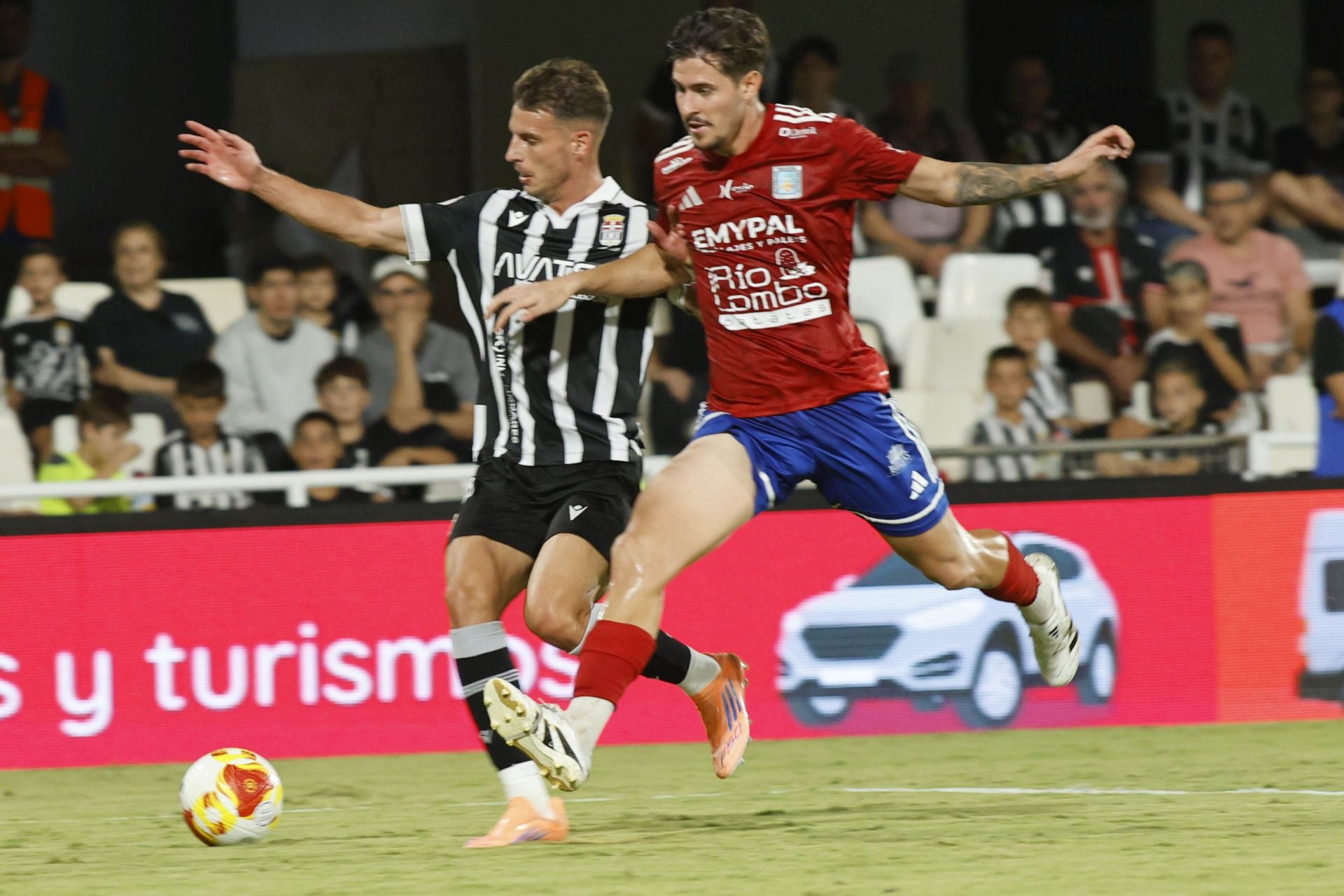 El FC Cartagena aplasta sin piedad al Tarazona, en imágenes