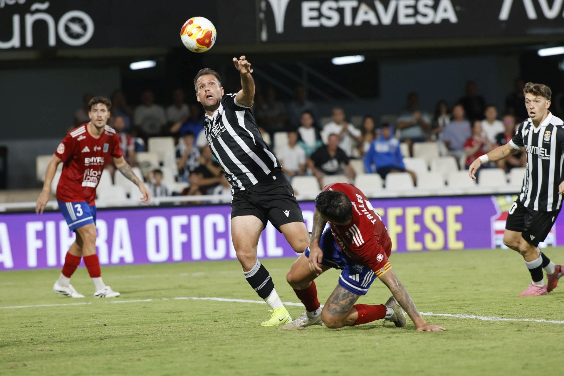 El FC Cartagena aplasta sin piedad al Tarazona, en imágenes