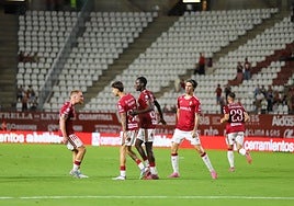 El olfato de Palmberg.El brasileño celebra su gol ante el Sevilla Atlético.