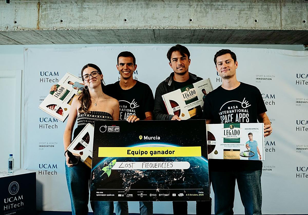 El equipo ganador del concurso.