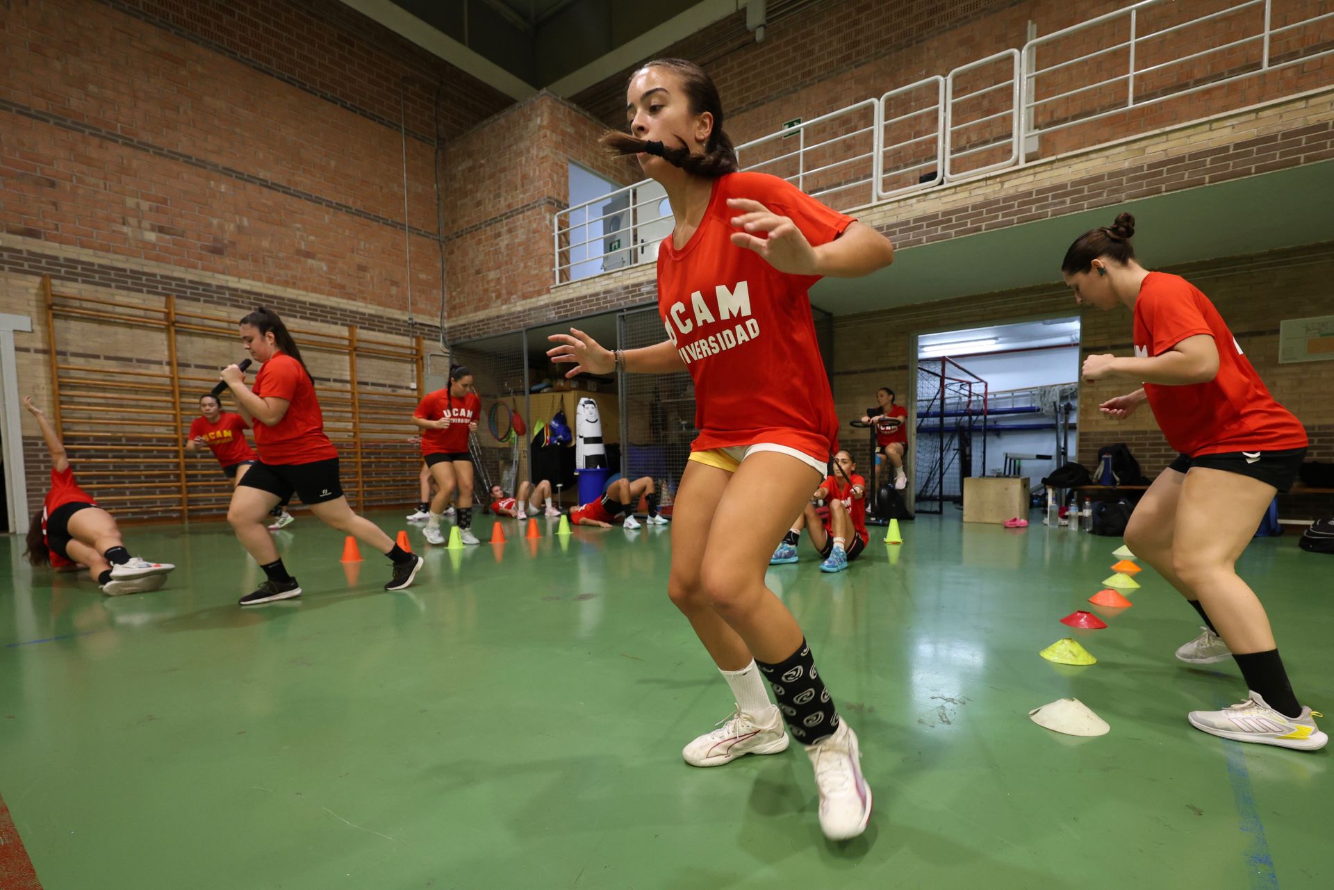 Entrenamiento de las jugadoras del UCAM BM Murcia, en imágenes