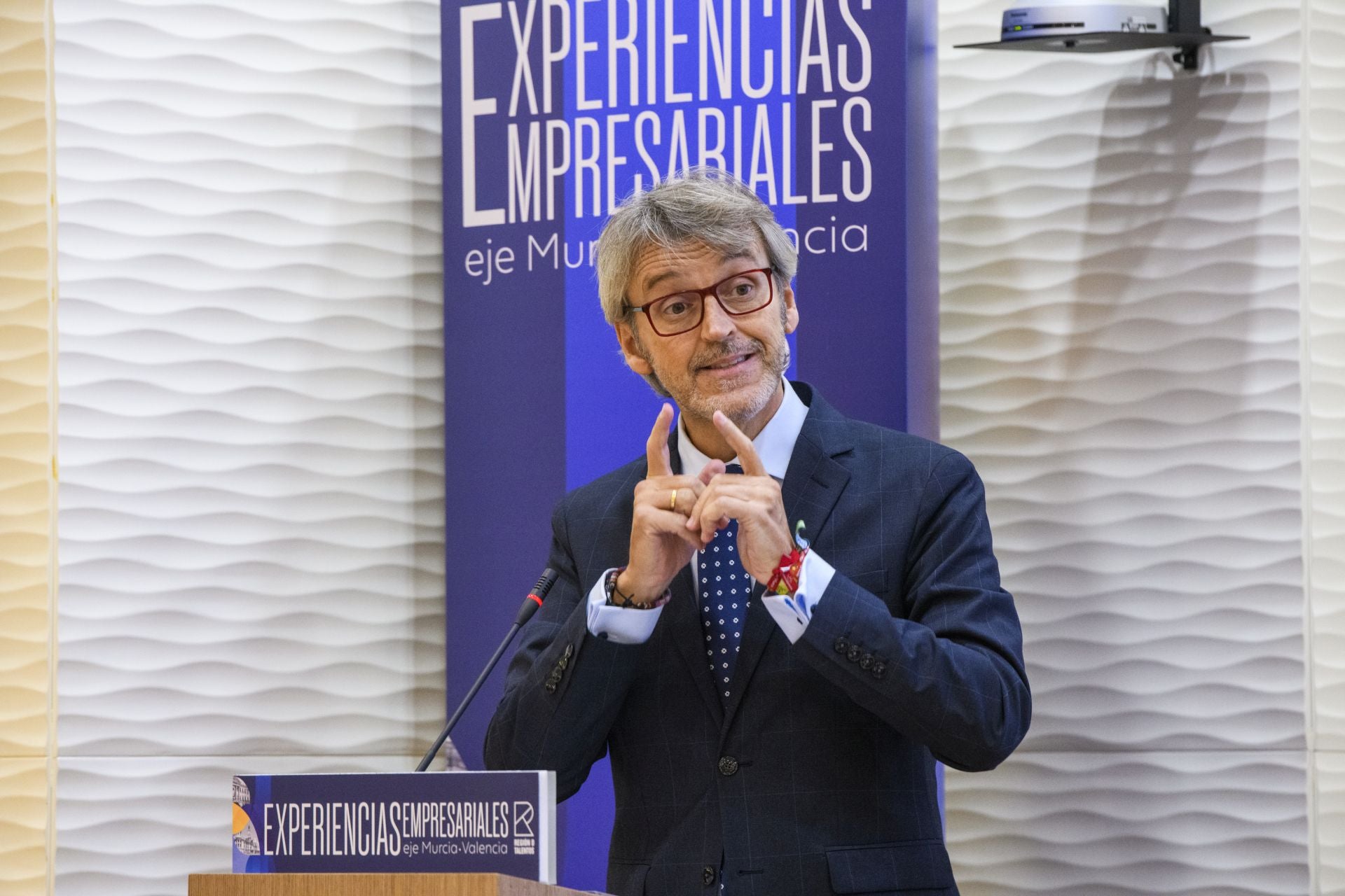 El encuentro &#039;Experiencias Empresariales. Eje Murcia-Valencia&#039;, en imágenes