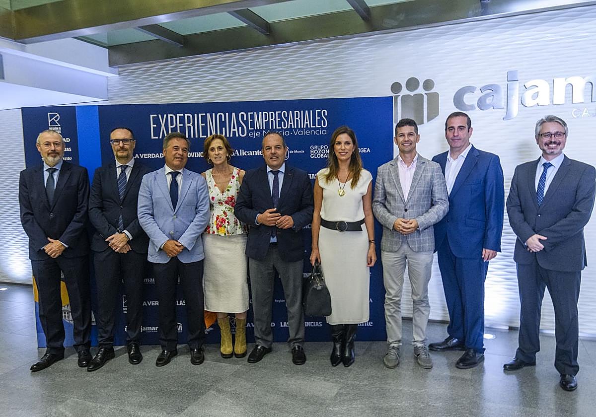 El encuentro &#039;Experiencias Empresariales. Eje Murcia-Valencia&#039;, en imágenes