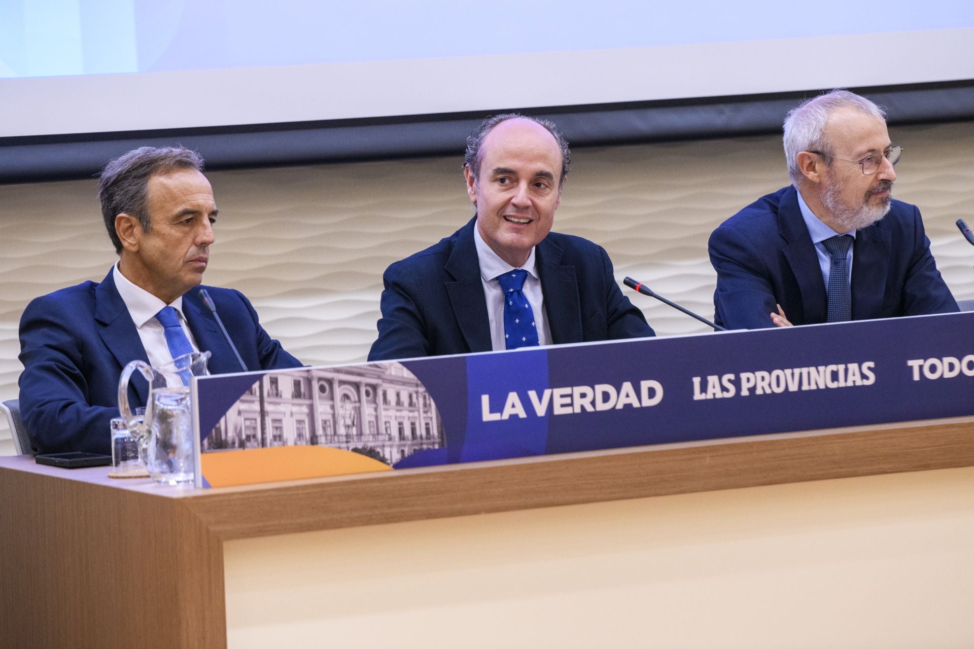 El encuentro &#039;Experiencias Empresariales. Eje Murcia-Valencia&#039;, en imágenes