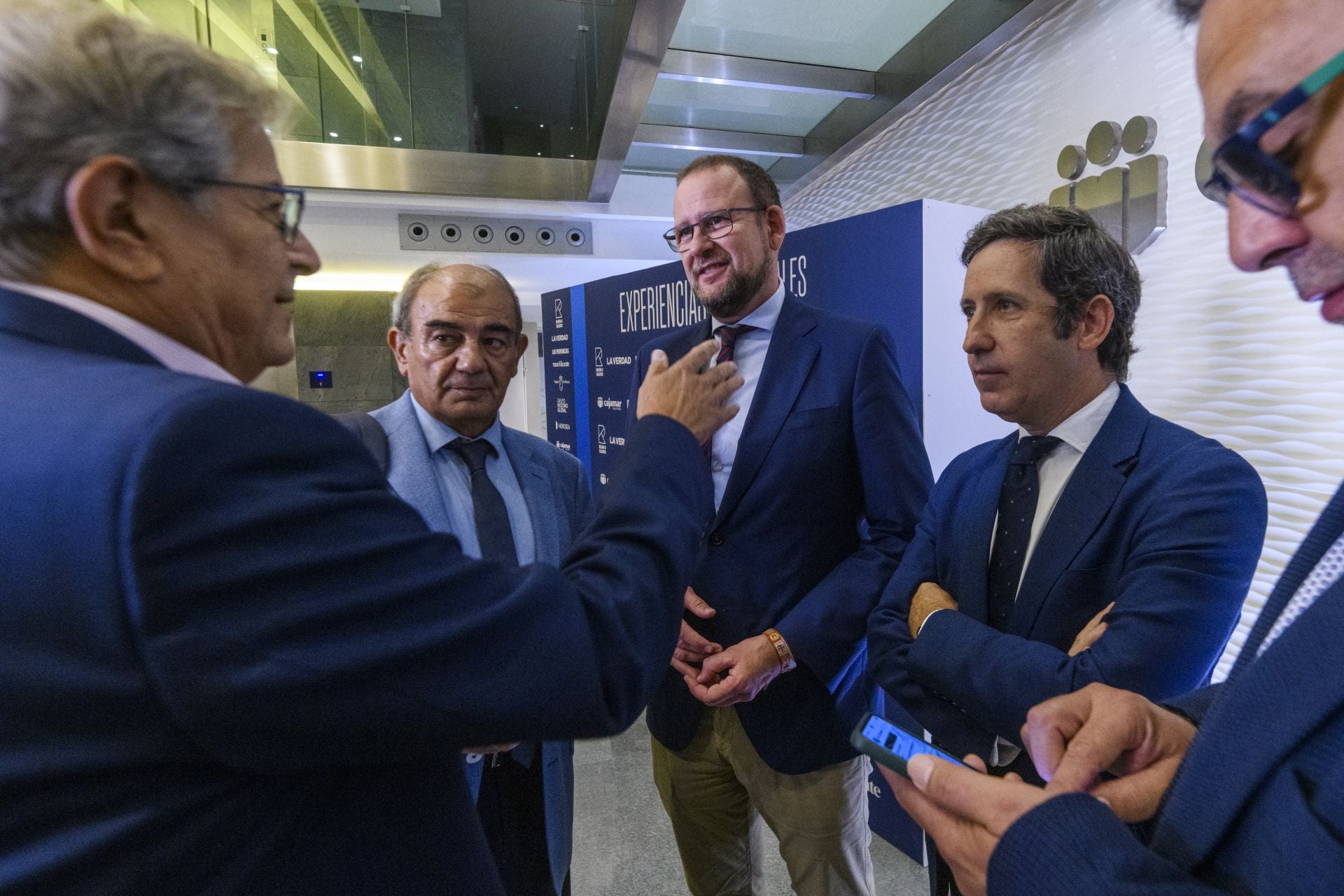 El encuentro &#039;Experiencias Empresariales. Eje Murcia-Valencia&#039;, en imágenes