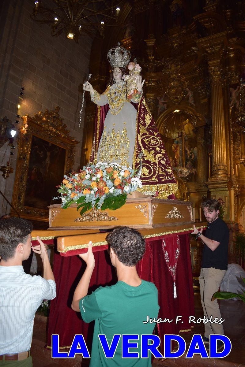 Imágenes de la Misa Solemne y Procesión de la Virgen del Rosario en Caravaca de la Cruz