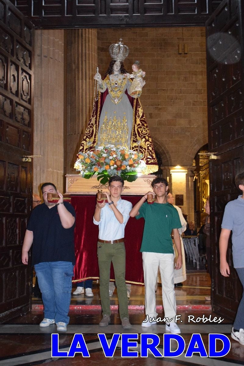 Imágenes de la Misa Solemne y Procesión de la Virgen del Rosario en Caravaca de la Cruz