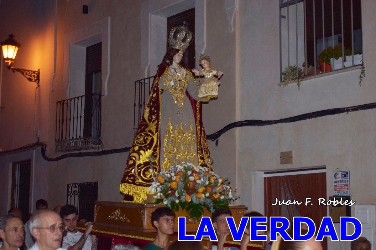 Imágenes de la Misa Solemne y Procesión de la Virgen del Rosario en Caravaca de la Cruz