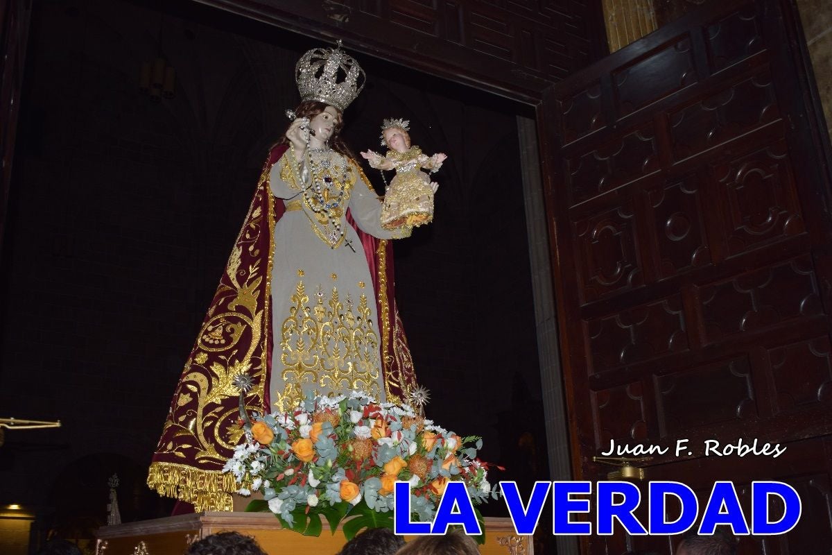 Imágenes de la Misa Solemne y Procesión de la Virgen del Rosario en Caravaca de la Cruz