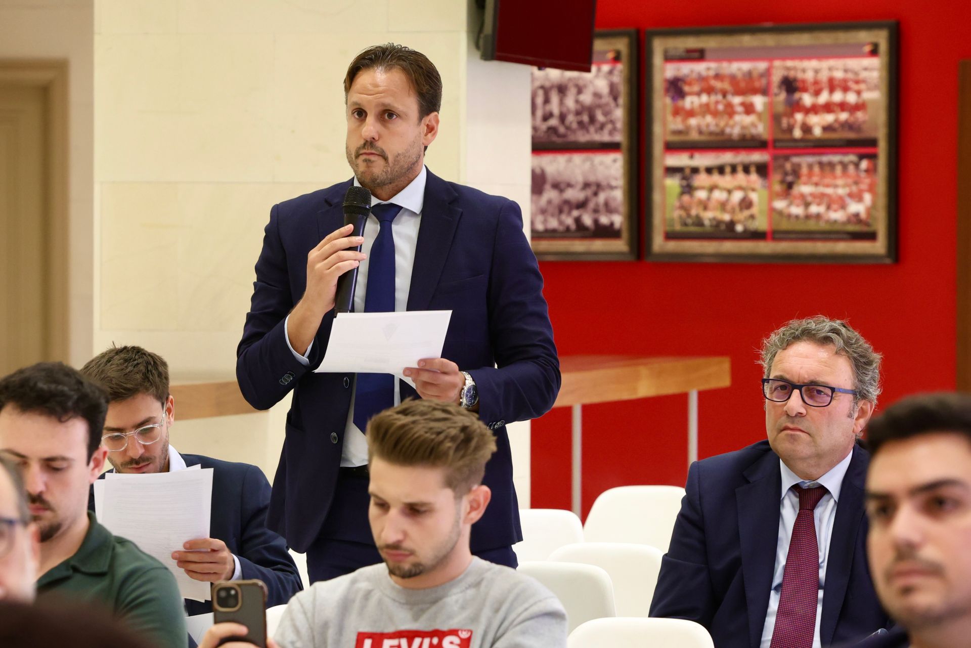 Las imágenes de la junta del Real Murcia