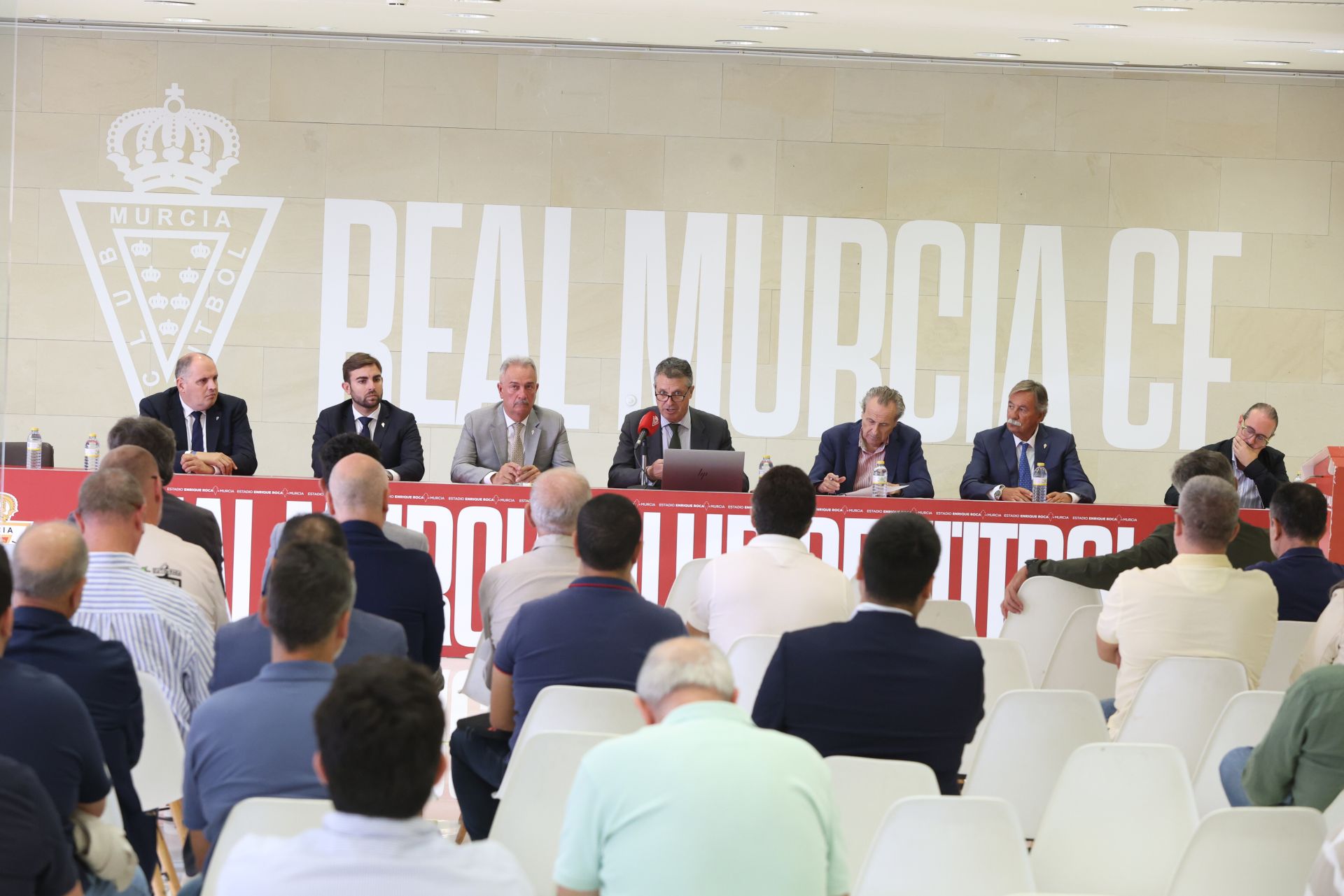 Las imágenes de la junta del Real Murcia