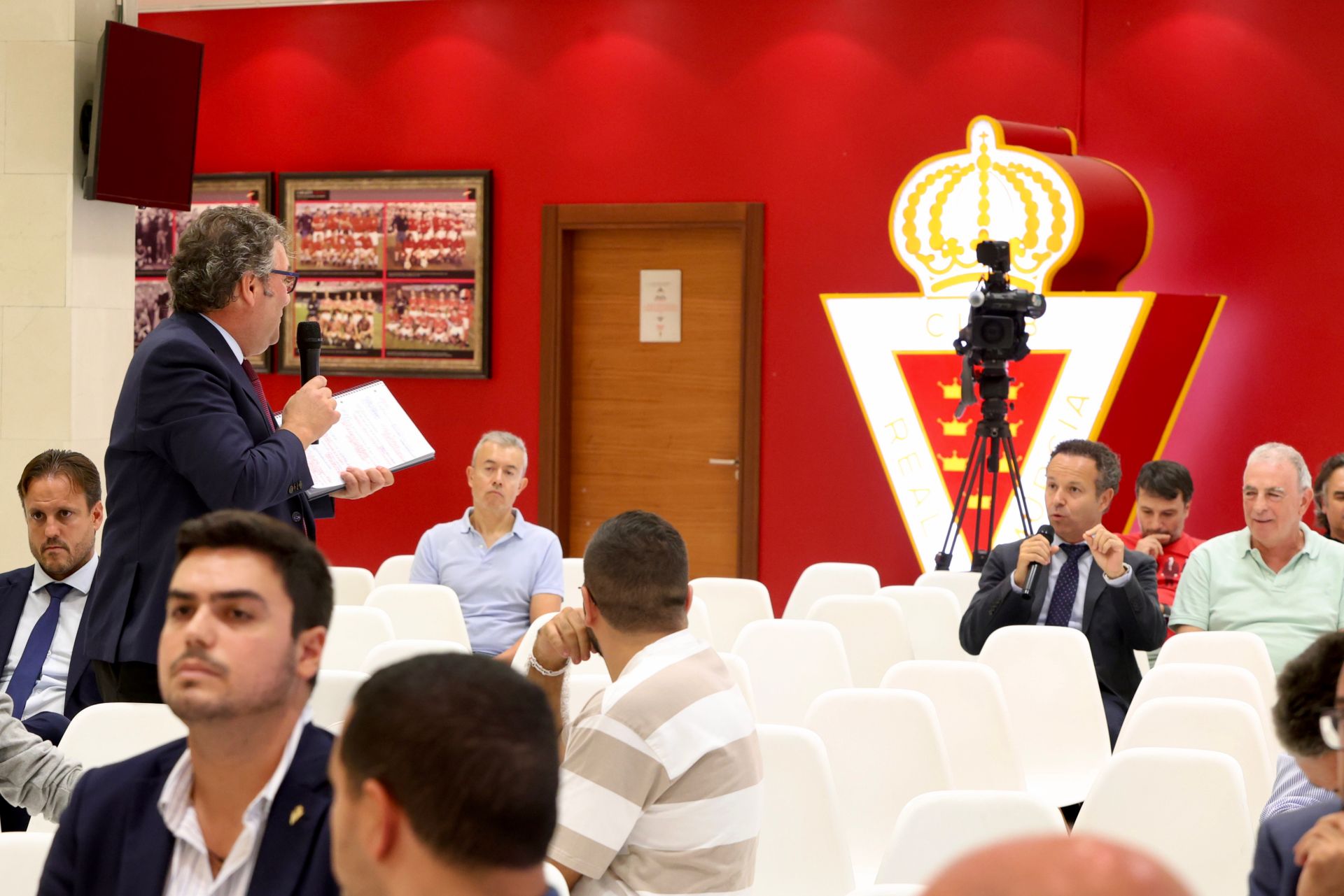 Las imágenes de la junta del Real Murcia