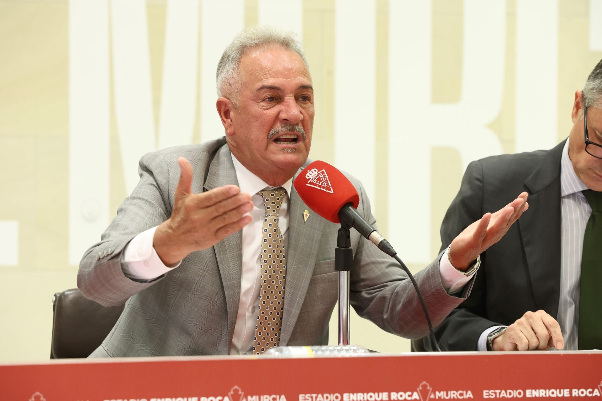 Las imágenes de la junta del Real Murcia