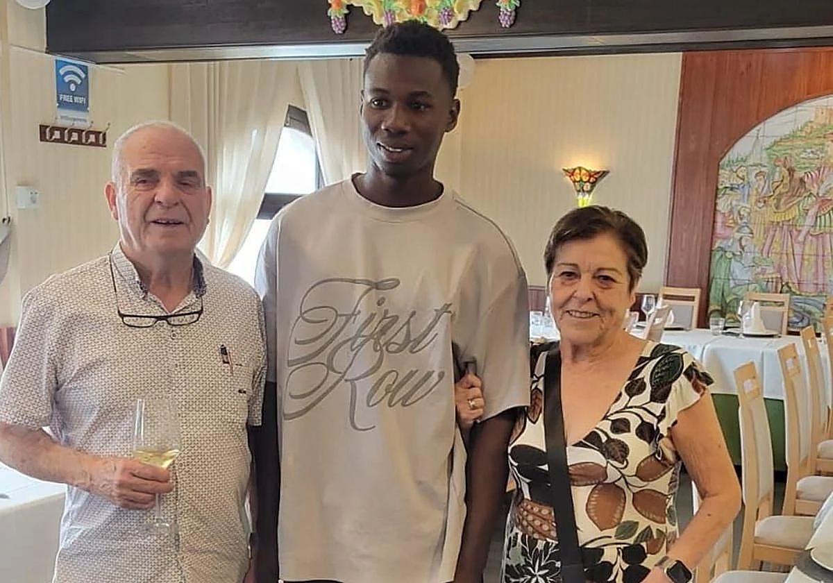 José María Alcaraz, Mohamed Diagne y Pepita Ortas, el día del rescate.