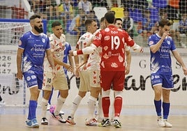 ElPozo celebra el primer gol del partido en Manzanares.