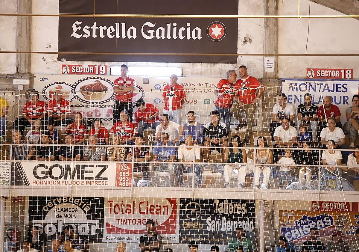 Imagen principal - El Jimbee se deja el liderato en un último minuto terrible