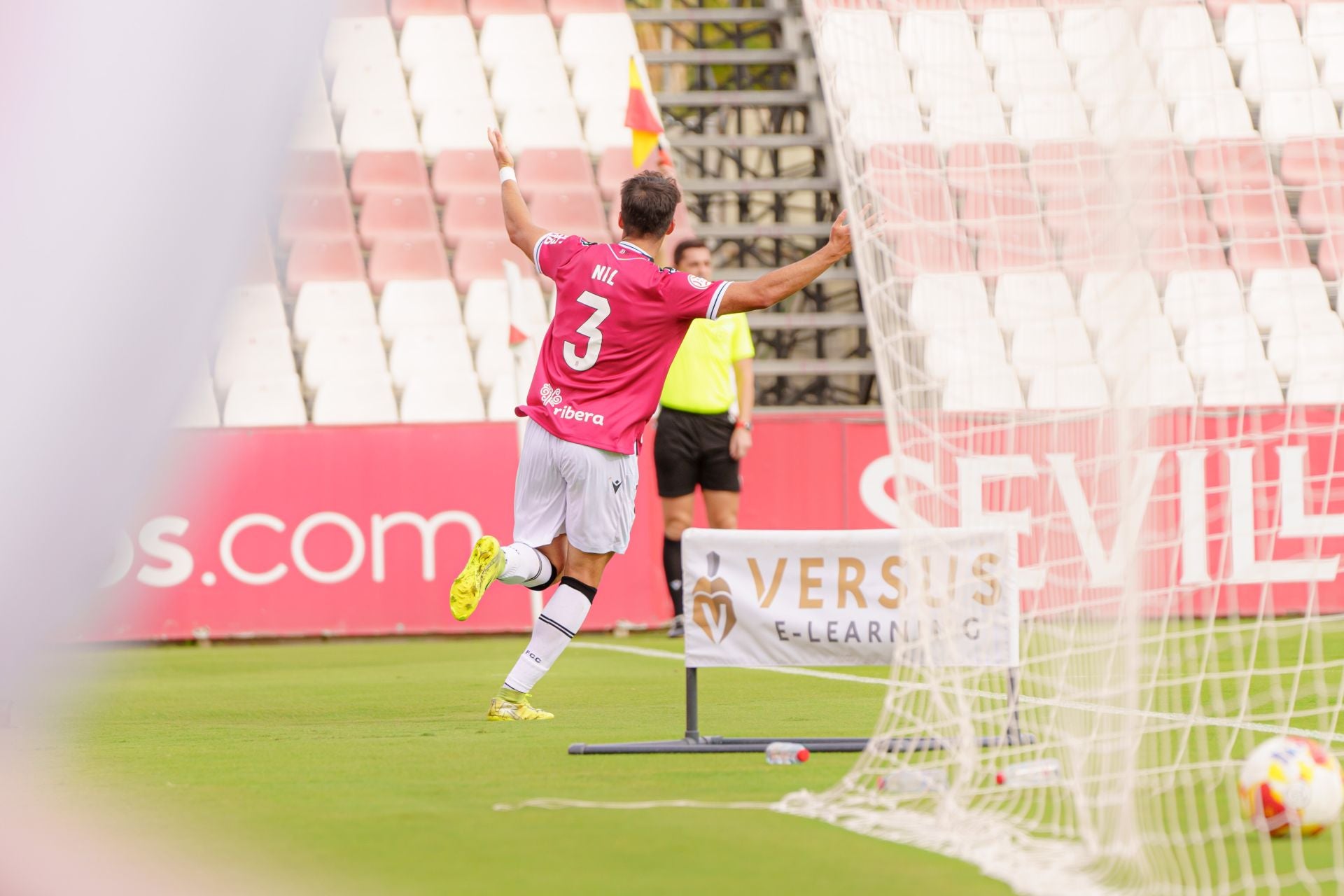 El FC Cartagena naufraga ante el Sevilla Atlético, en imágenes