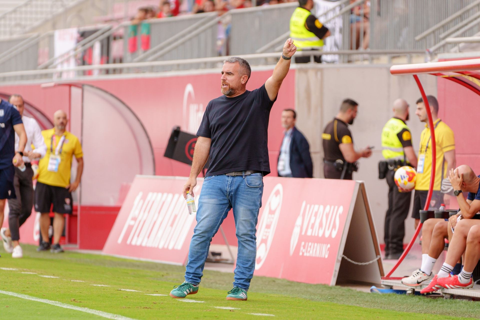 El FC Cartagena naufraga ante el Sevilla Atlético, en imágenes