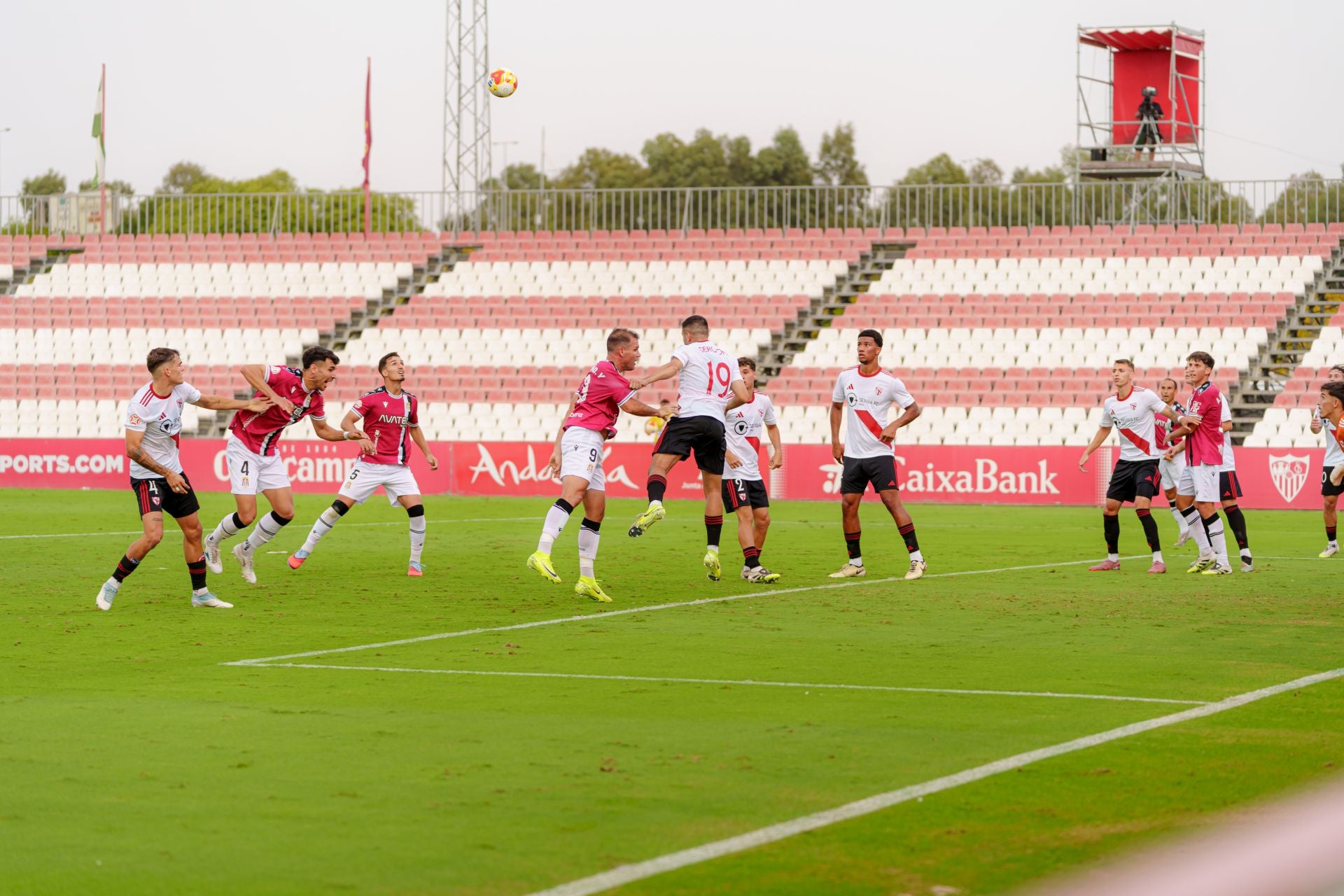 El FC Cartagena naufraga ante el Sevilla Atlético, en imágenes