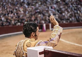Morante de la Puebla se despide en el centro del ruedo de Las Ventas