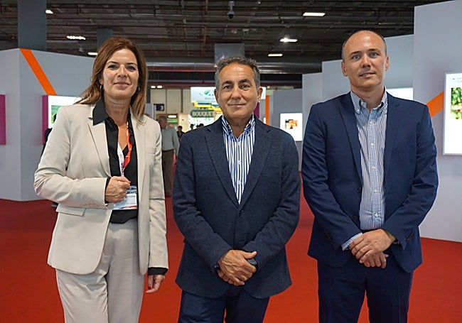Fátima Campillo, directora general corporativa de Caliche; Jaime Martínez Miralles, vicepresidente, y Demetrio Lajarín,director general.