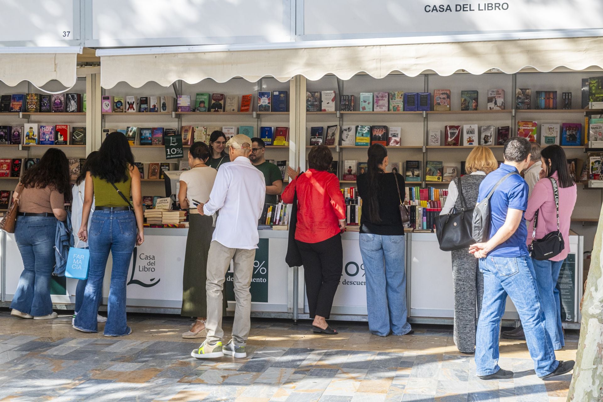 Último día de la Feria del Libro de Murcia, en imágenes
