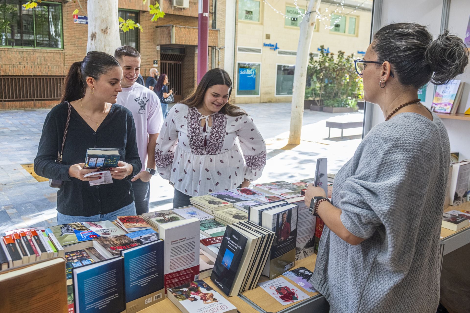 Último día de la Feria del Libro de Murcia, en imágenes