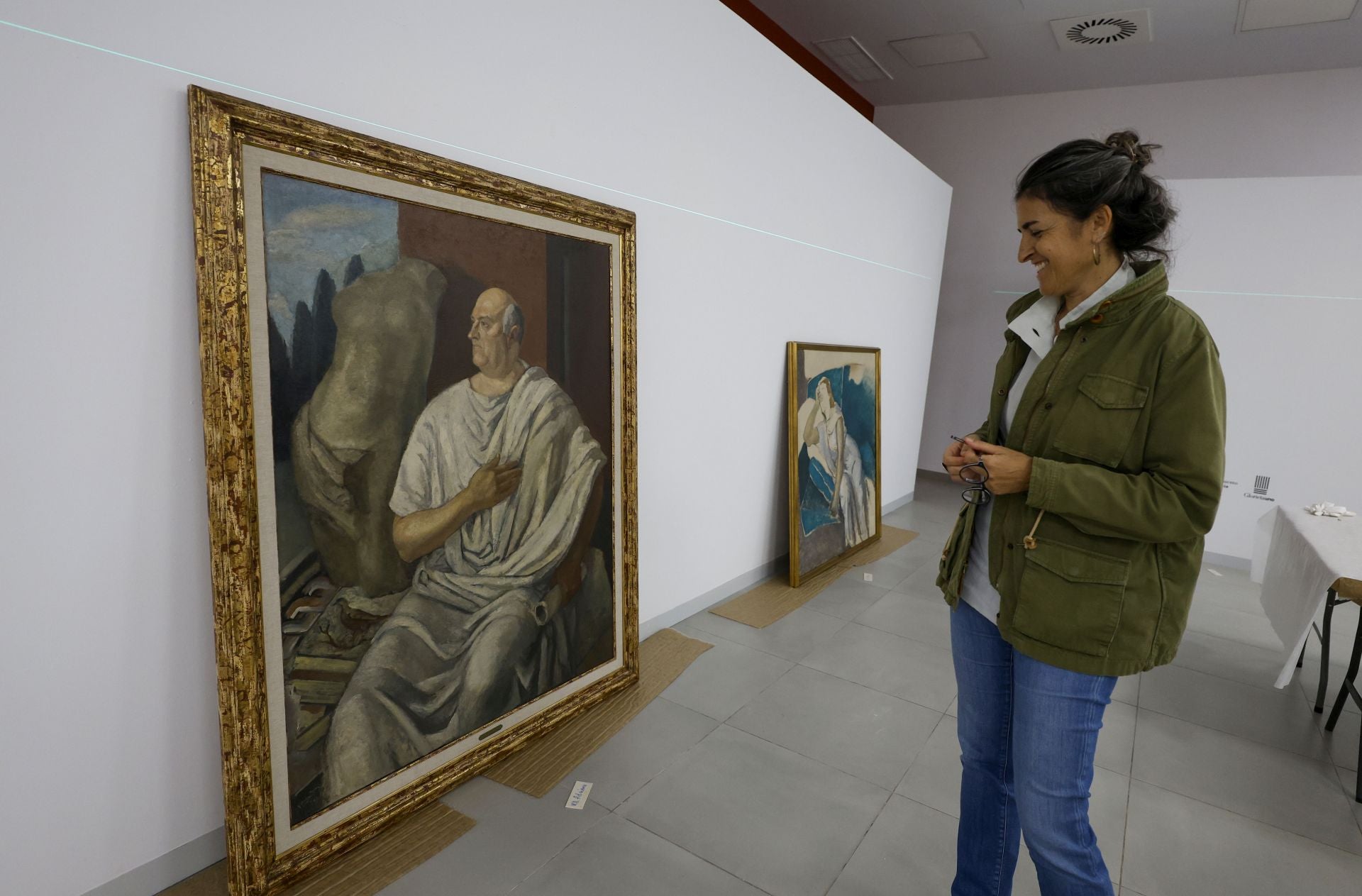 Las imágenes del montaje de la exposición &#039;Carpe y los maestros Solana y Vázquez Díaz&#039; en Murcia