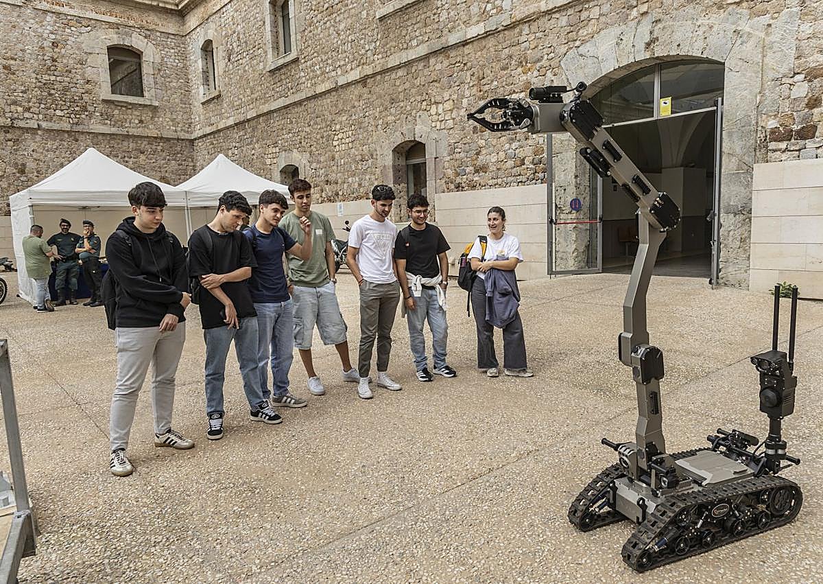 Imagen secundaria 1 - Policías y militares señalan las oportunidades para situar a Cartagena en la vanguardia tecnológica de Seguridad y Defensa